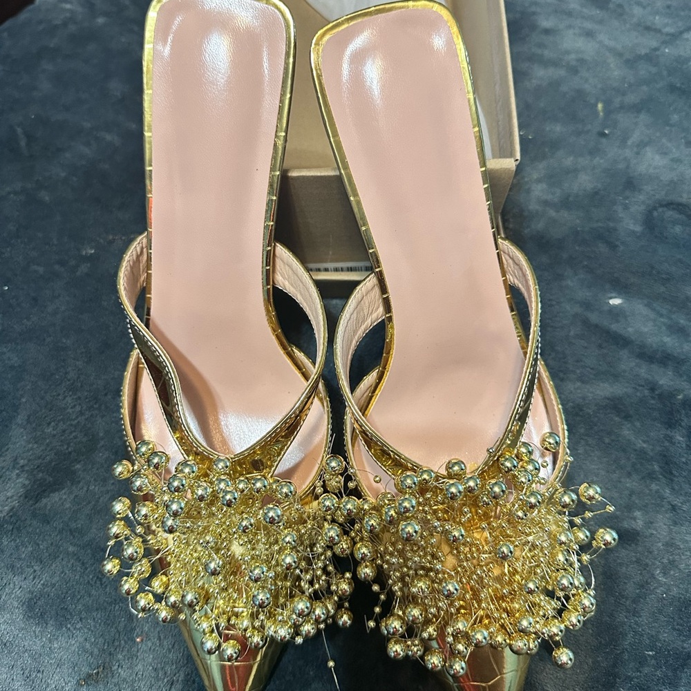 Elegant Gold Women's Shoes